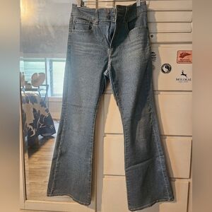 LEVIS STRAUSS WOMENS FLARE JEAN  - SIZE 28